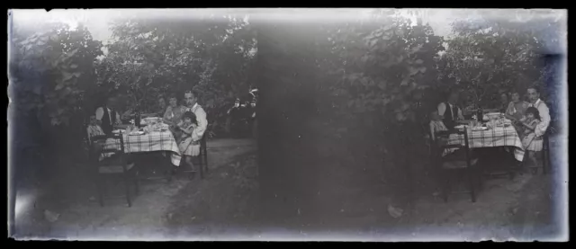 France Famille à table c1930 Photo NEGATIVE STEREO Plaque Vintage V36L3n
