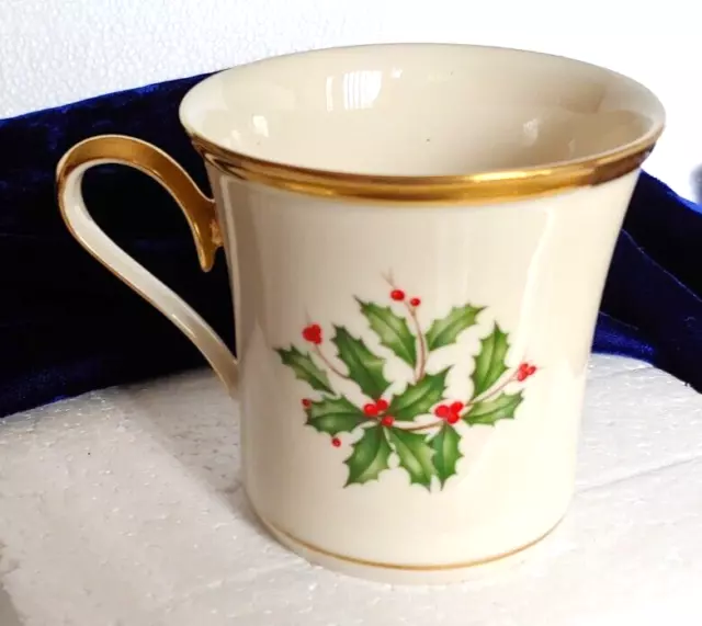 Lenox Christmas Holiday Holly & Berries Fine Bone China Gold Trim Coffee Cup