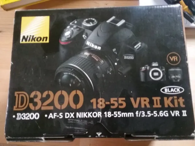 Nikon D 3200 mit AF-S Nikon NIKKOR 18-105 mm Objektiv