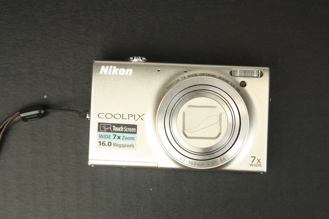 SILVER NIKON COOLPIX S6000 14.2MP Digital Camera For Parts
