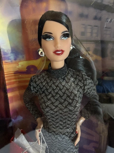 NRFB Barbie Platinum Edition Sapphire Sophisticated Convention Paris 2024 PFDF