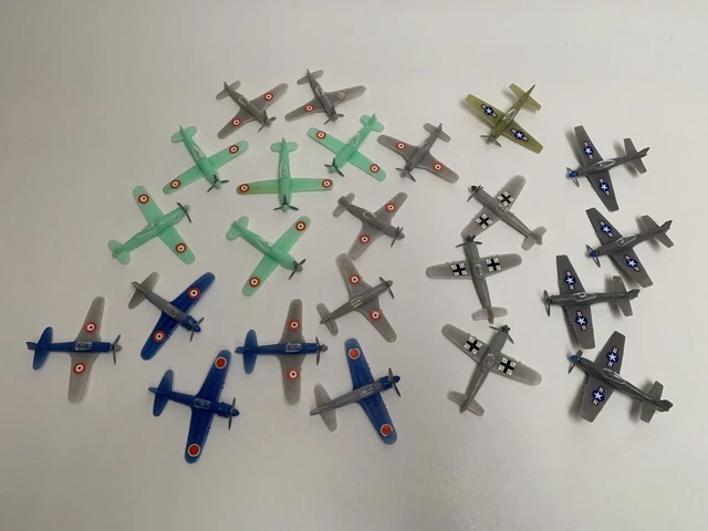 Lot Konvolut 23x Hong Kong 2" 5cm Flugzeug airplanes plastik Armee Army 1960/70