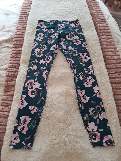 https://www.picclickimg.com/ktQAAOSws-9kb4az/Fabletics-Salar-Printed-Powerhold-Leggings-Size-XXS.webp