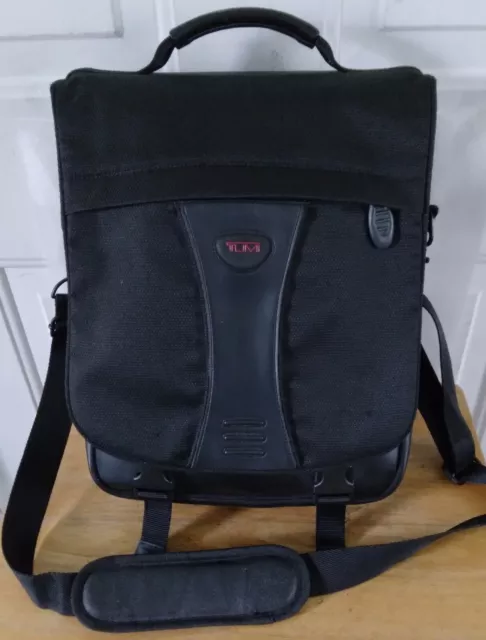 TUMI Black Crossbody Messenger Expandable Bag Purse Nylon With Leather Trim