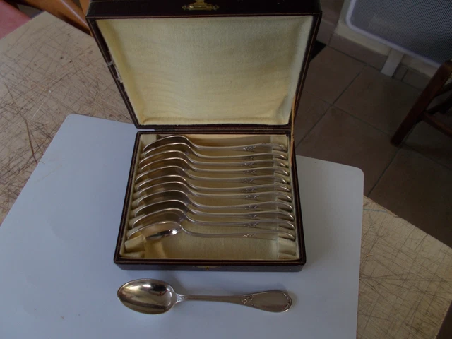 ERCUIS 12 FOURCHETTES à Gateaux et 12 cuillères à Moka. Manche à la russe en... EUR 220,00 - FR