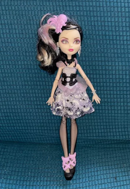 Ever After High First 1st Wave Signature Duchess Swan Doll