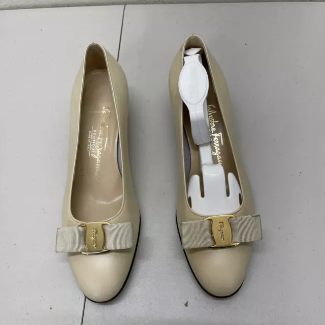 SALVATORE FERRAGAMO WOMEN’S Shoes beige logo bow pumps size 7.5 C $79. ...