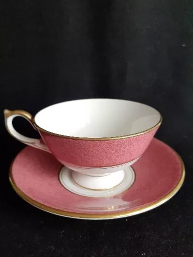 Aynsley Senator Fine Bone China Teacup & Saucer. Excellent Condition .