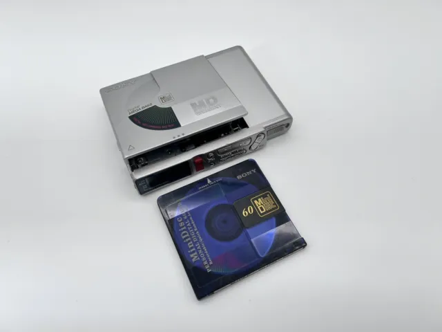 Sony MD Portable Minidisc Recorder Player Walkman MZ-R 37 Silber