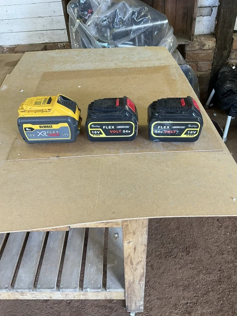 DEWALT 54V FLEXVOLT 18V Battery DCB547 9Ah And Two Waitley £10.00 ...