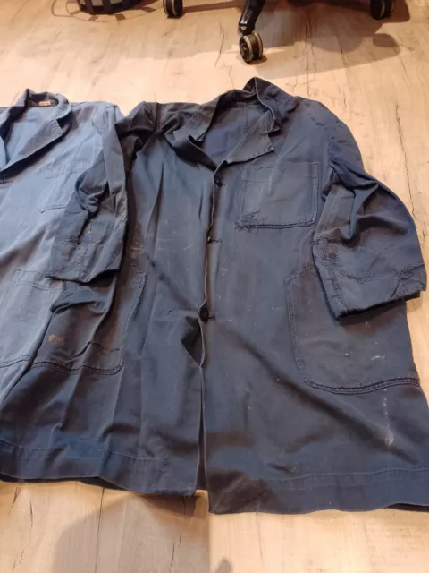 lot de 2 blouses bleues de travail , ouvrier / G 173