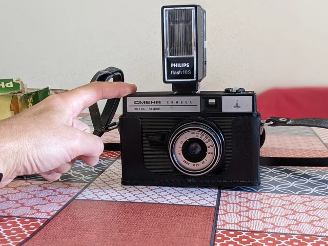 Macchina fotografica analogica vintage  Cmeha  + Flash16S  Custodia  1970 Moving