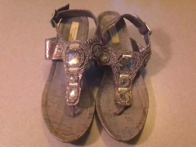 Simply Vera Vera Wang Women's Size 9 Pewter Jeweled Thong Wedge Sandals