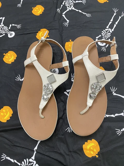 fitflop womens size 7 white thong sandal