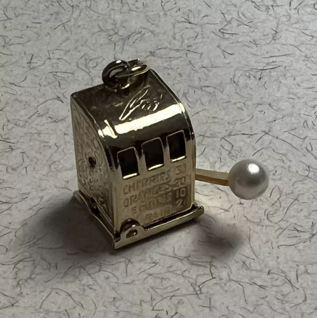 VINTAGE REA 12K GF SLOT MACHINE CHARM - functional pearl handle, signed