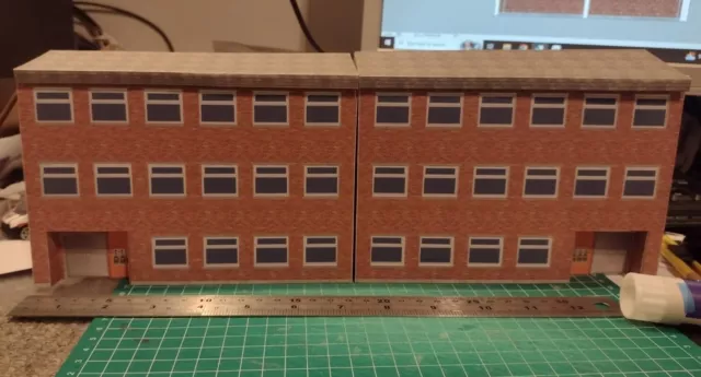 OO Ho Scale office/ Residential / Hotel, LR Or 3d (Build Your own)