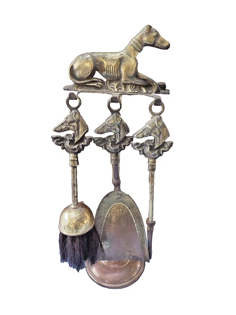 Lot De 9 Objets Anciens Sur Le Thème Du Transport De Lévriers - Occasion