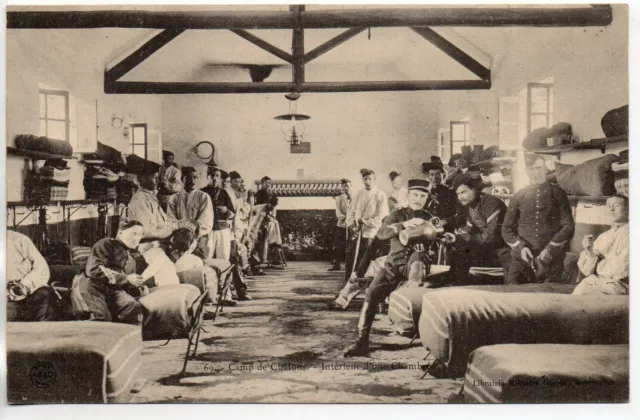 CHALONS SUR MARNE - Marne - CPA 51 - Vie Militaire Au camp - une chambrée