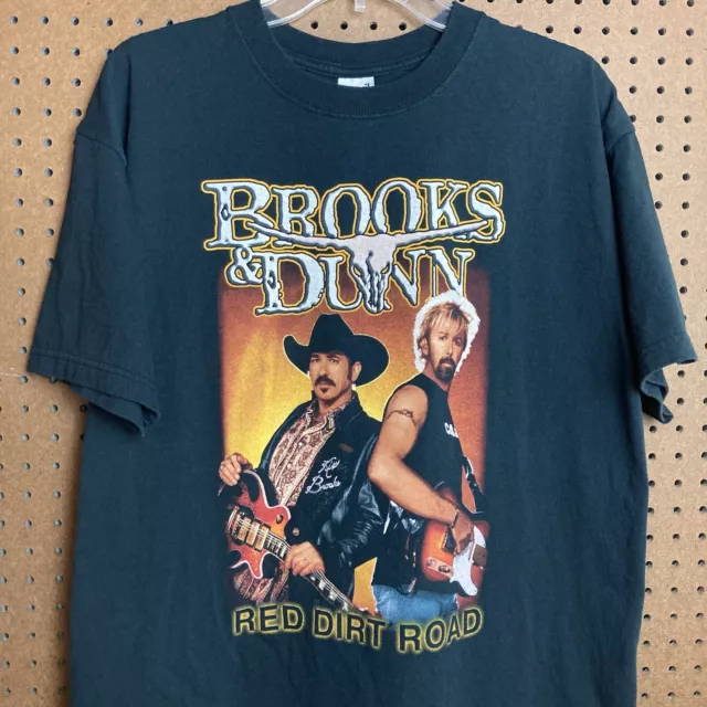 Vintage Brooks and Dunn T-shirt Size Large Red Dirt Road Tour 2003 Country Music
