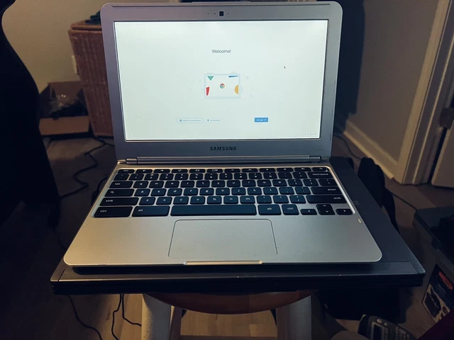 Samsung Chromebook 3G XE303C12 11.6in. (16GB, Samsung Exynos 5 Dual, 1.7GHz)