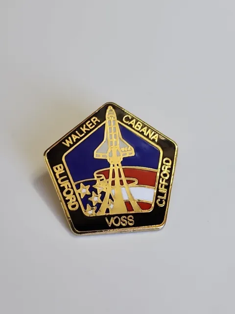 Discovery NASA Space Shuttle Commemorative Pin STS-53