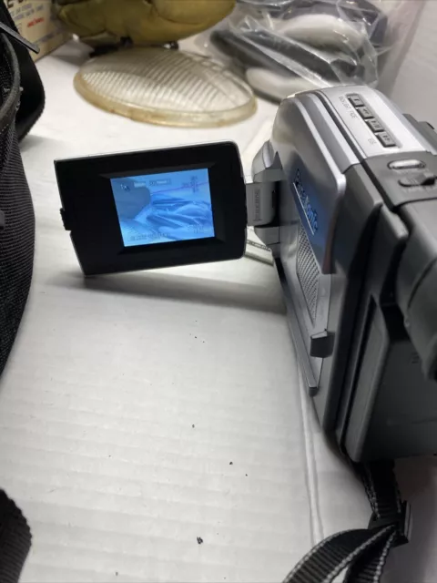 Panasonic Palmcorder 700x zoom digital PV-L353 con cable de alimentación, estuche de transporte batería