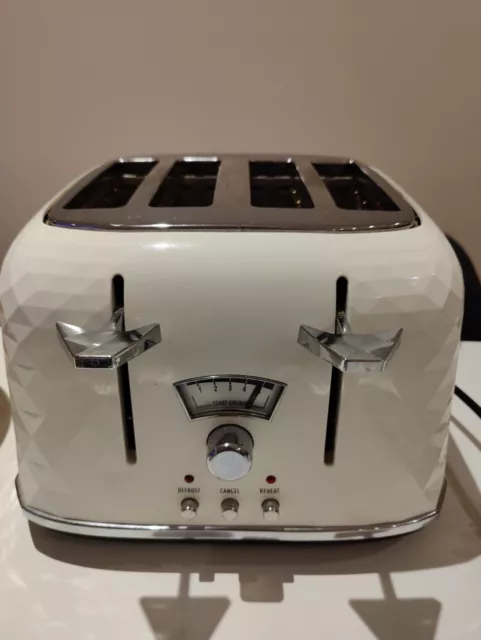 https://www.picclickimg.com/kvIAAOSwfitkyDjQ/DeLonghi-CTJ4003W-4-Slice-Toaster-1800W-Brillante-with.webp