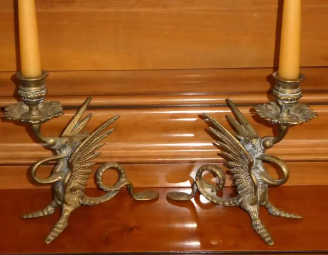Ancienne paire de bougeoirs porte bougies en bronze représente dragons chimères