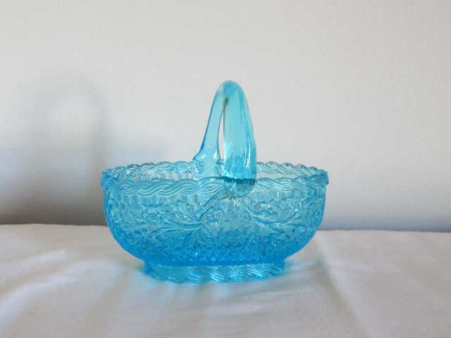 PETIT PANIER EN verre sculpté - Vide poche - XXe EUR 5,00 - FR