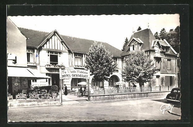 CPA Bagnoles-de-L´Orne, Tesse-la-Madeleine, Hotel de la Vielle Madeleine