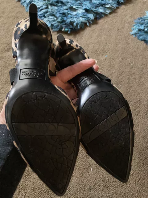 Women Abella Shoes. Heel 2 Inch.Super Comfy!