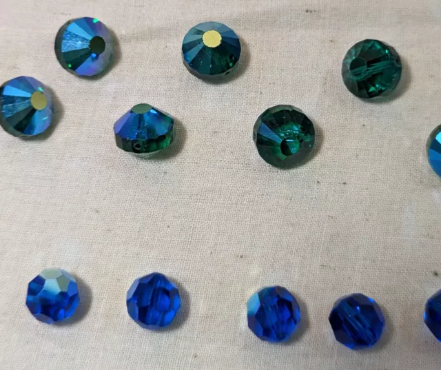 Lot of 38 vintage iridescent/faceted blue and green glass beads