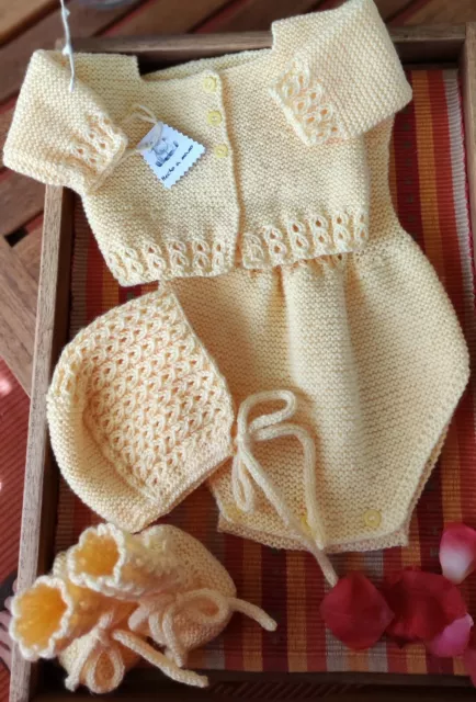 Conjunto lana bebé chaqueta, ranita, zapatos y capota 0-3 meses. Hecho a mano.