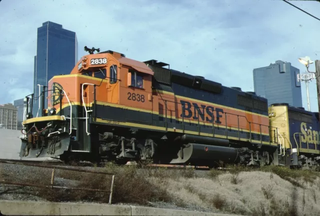 BNSF EMD GP38-2 Kodachrome original Kodak Slide