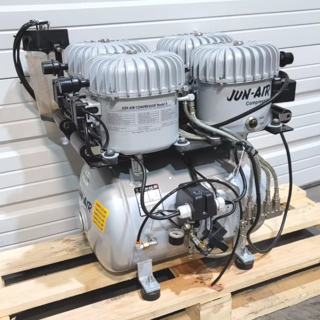 Jun-Air 24-40 Oil Lubricated Compressor 4-Pump 230VAC 1Ph, 120psig, 8.48CFM, 40l