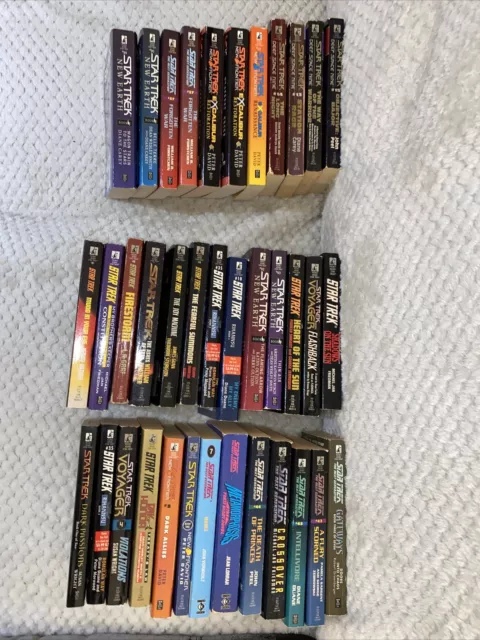 Star trek books x22 - Voyager, Deep space nine & Next generation