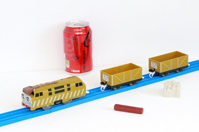 tomy motorised train