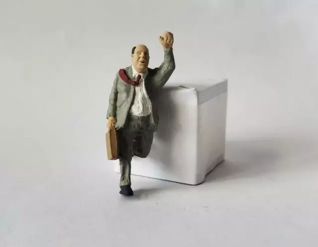 Arttista #1194 - Man Running w/Briefcase  - O Scale Figure - Model Trains - NEW
