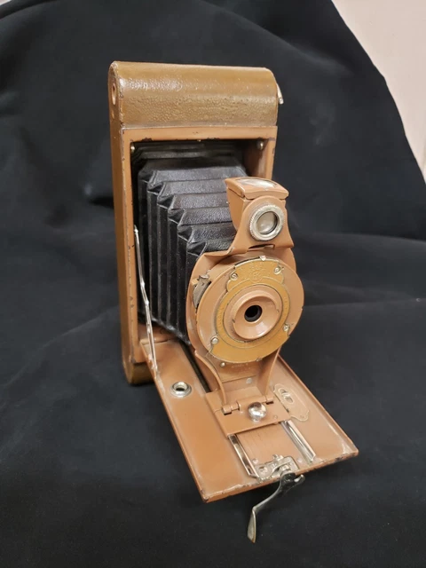 Vintage Eastman Kodak Rainbow Hawk-Eye No. 2-A Folding Model B Camera Brown