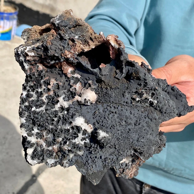 2.5LB Black carbon and sand mixed in quartz crystal cluster-AE917 5