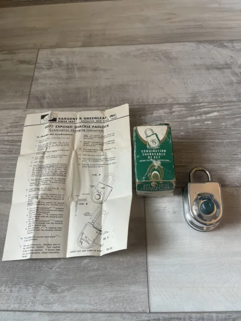 Sargent & Greenleaf Inc. Model 8077 Key Changing Combination Padlock Box Manual