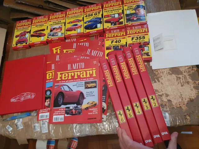 De Agostini Il Mito Ferrari 1996 - collezione di 62 fascicoli più 9 videocassett