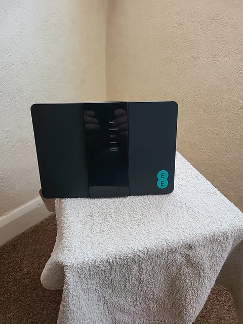 EE SMART HUB Bright Box Broadband WiFi Wireless Router Dual Band #215 £ ...