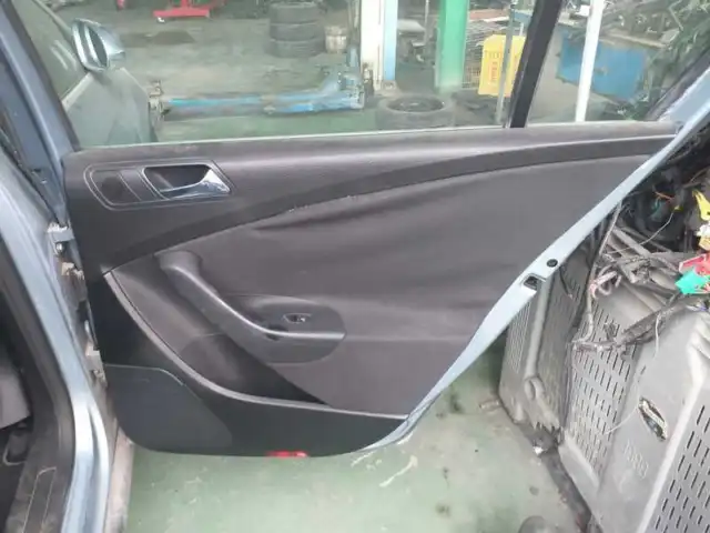 10x grapas para guarnecido de puerta delantero para algunos Seat