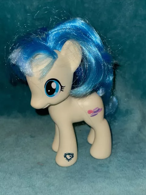 My-Little-Pony-G4-Fashion-Style-Miss-Coco.webp
