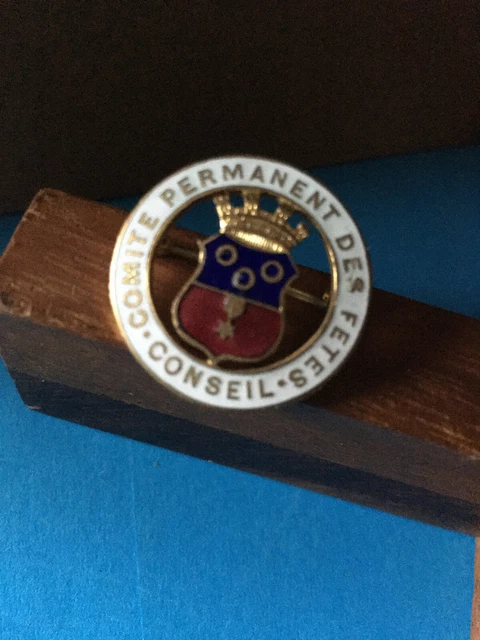Ancien Insigne de Ski Chamonix Mont Blanc , fabrication alu