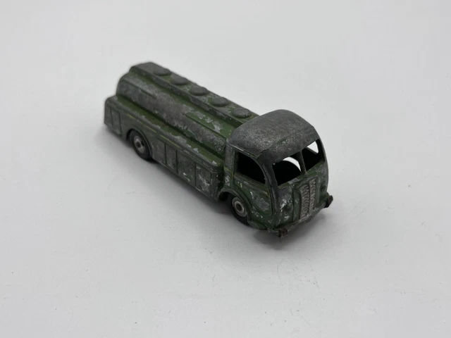 CIJ - Camion Citerne Panhard Energic BP Energol (1/64 ème)
