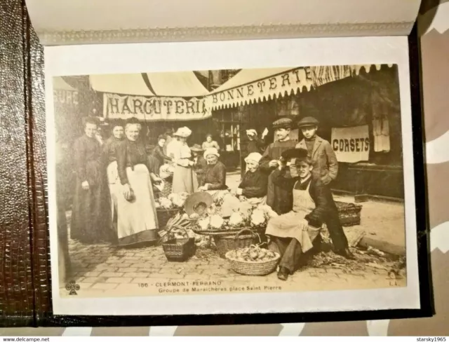 Reproduction de CPA - CLERMONT FERRAND Groupe de Maraichères place st Pierre.