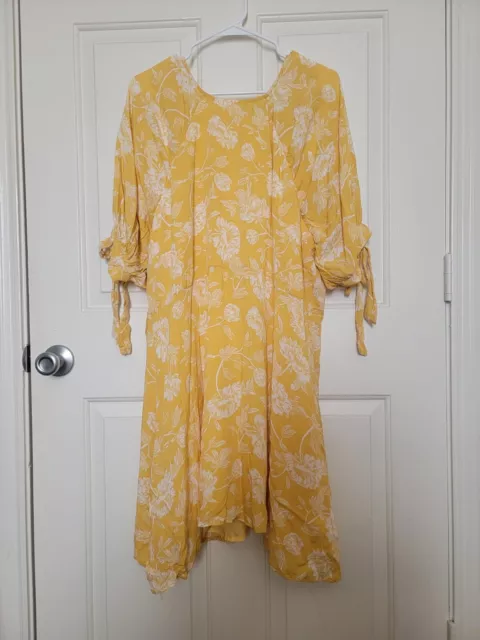 BOOHOO DRESS SZ 18 FIT & Flare Floral Print YELLOW