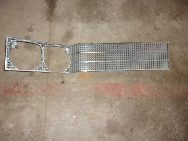 Used OEM GM Left Grille 97066-54RH 1966 Buick Electra 225